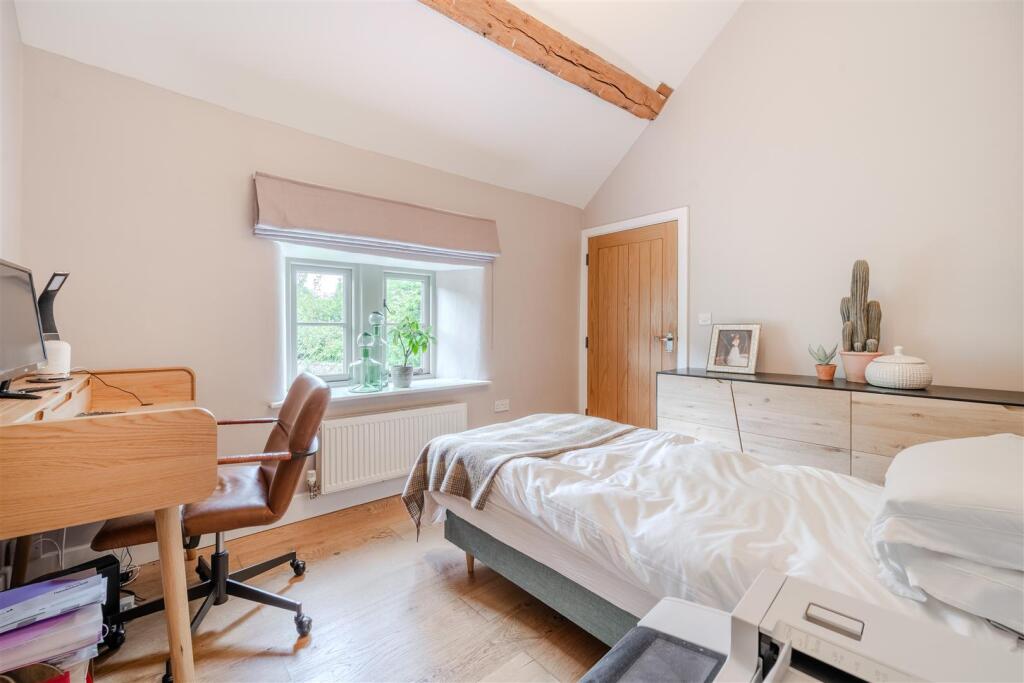 Bedroom1-3.jpg