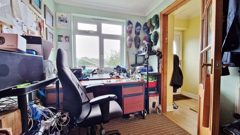 Study/Bedroom 6