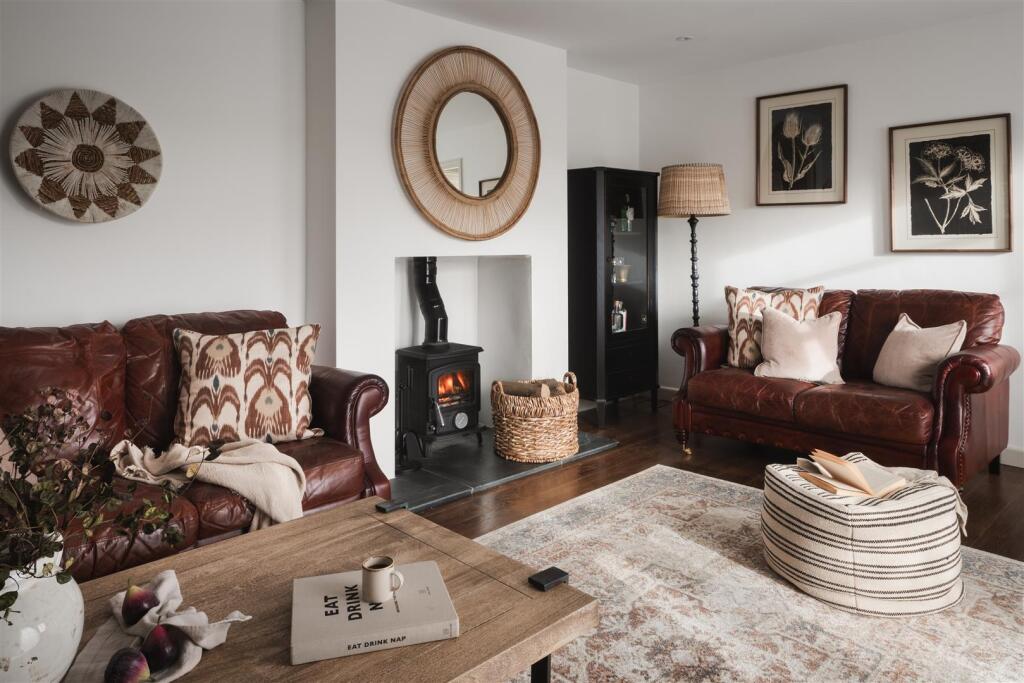 BR-8 lounge zoom out.jpg