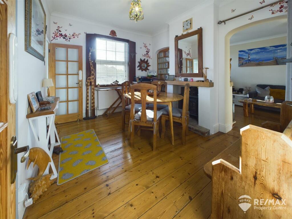 CAM02842G0-PR0112-STILL024.jpg