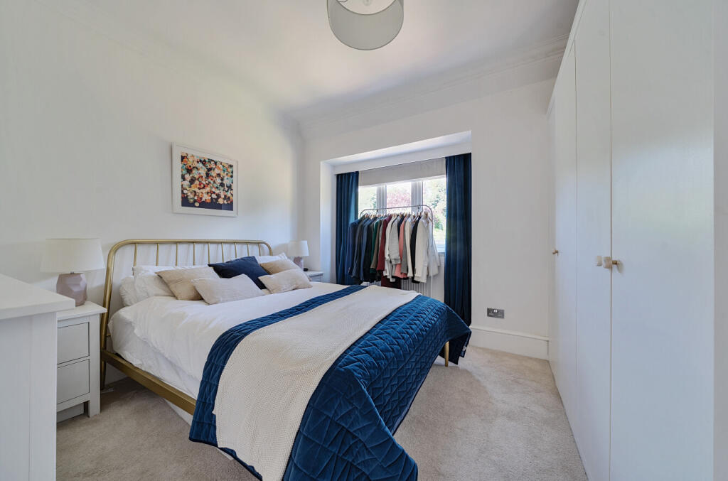 1316626-12-686cf9...