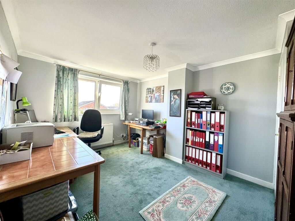 BEDROOM 2