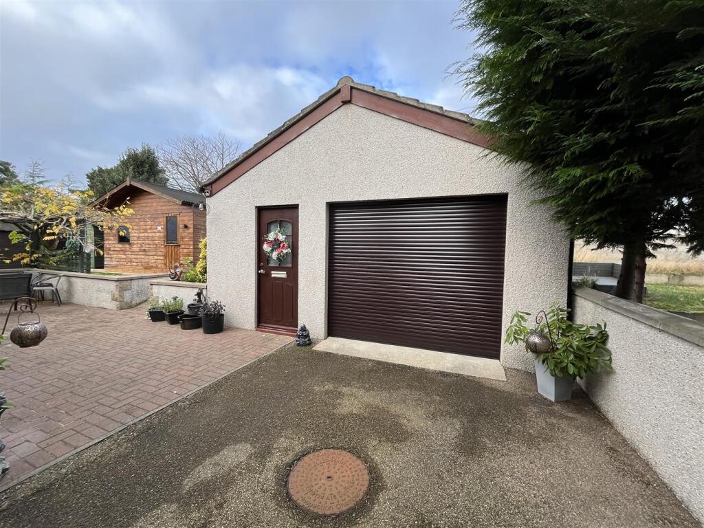 GARAGE &amp; UTILITY