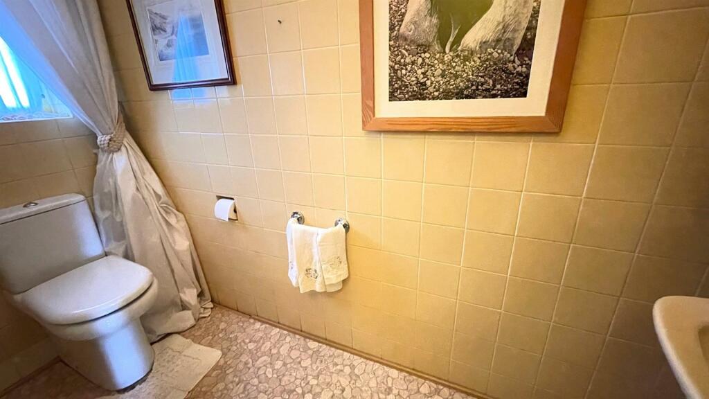 2 PIECE CLOAKROOM