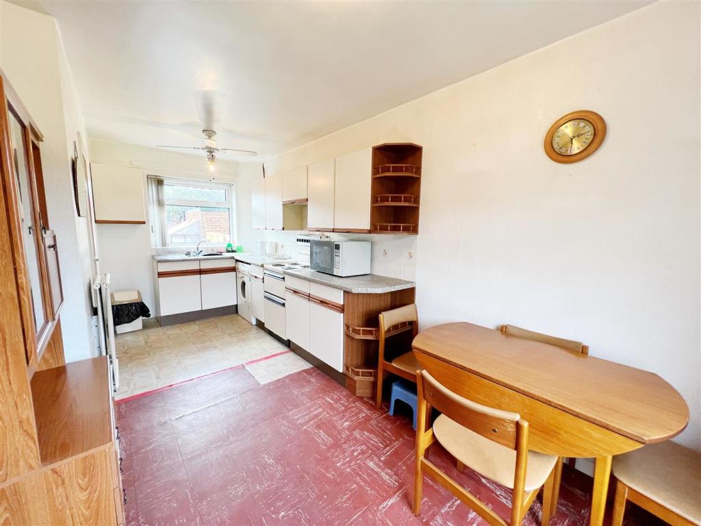 Kitchen Diner 1.jpg