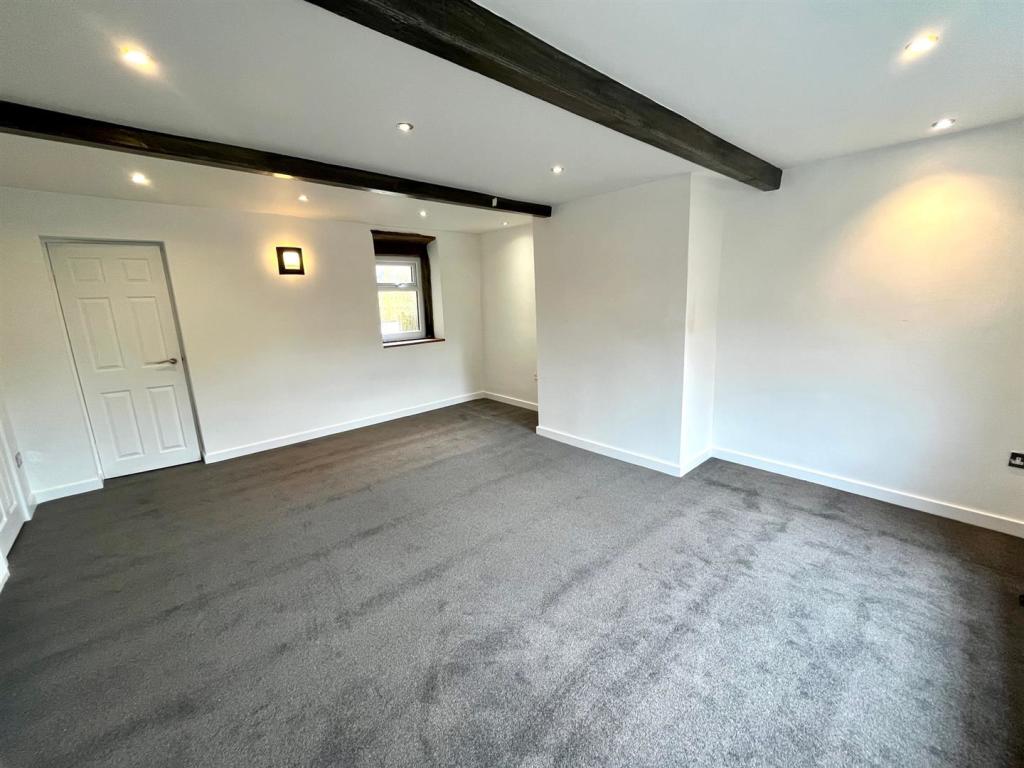 lounge 2.jpg