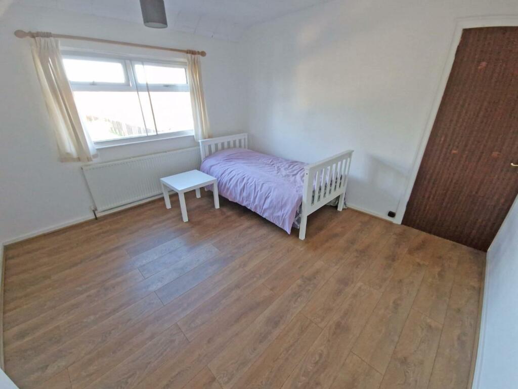 Bedroom2a.jpg