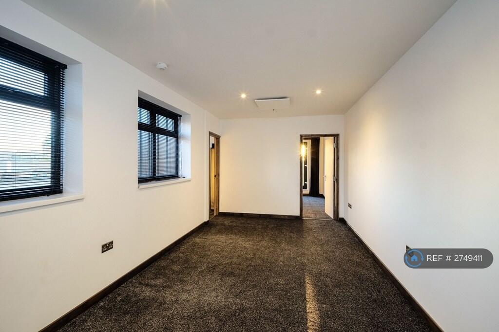 Spacious Lounge Great Views