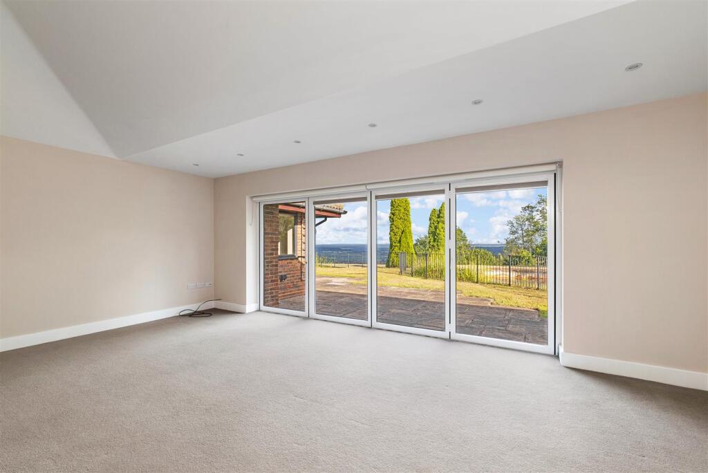 Maybury Farm, The Pool House, Sitting Roomxhill Fa