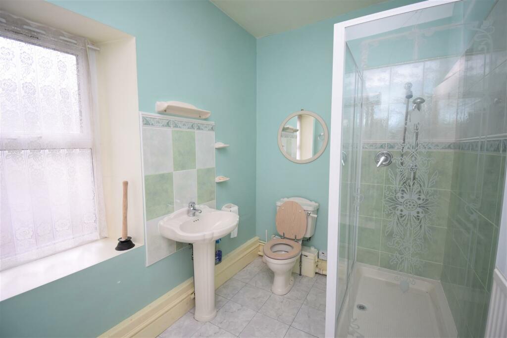 Shower Room (2).jpg