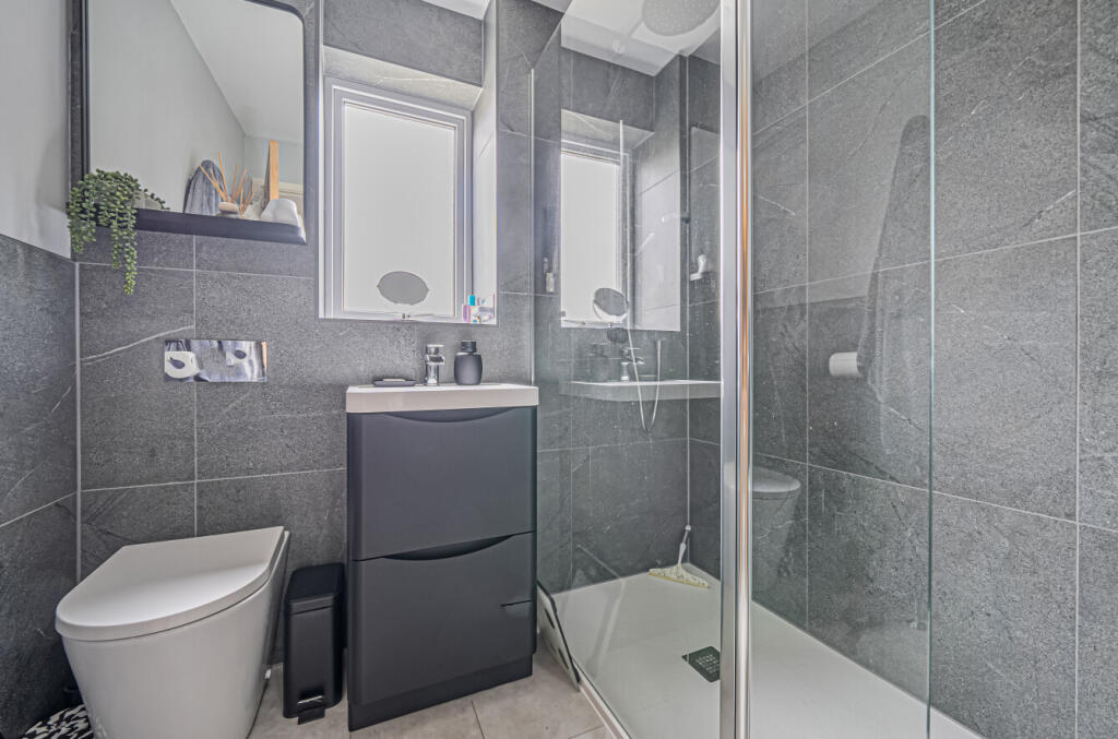 1376409-11-692481...