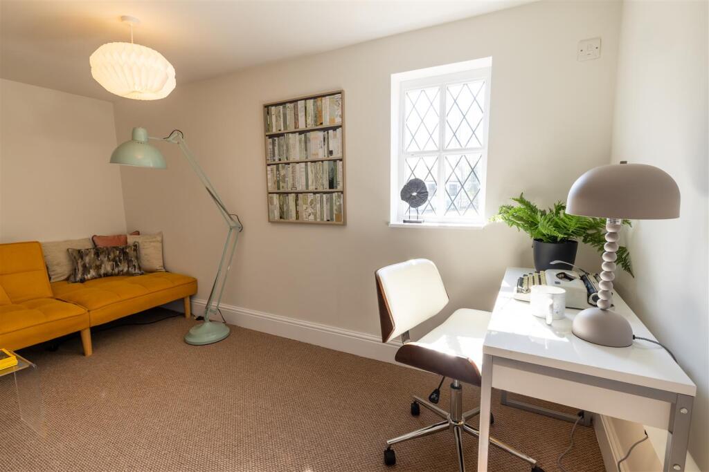 BEDROOM THREE (L-Shaped)