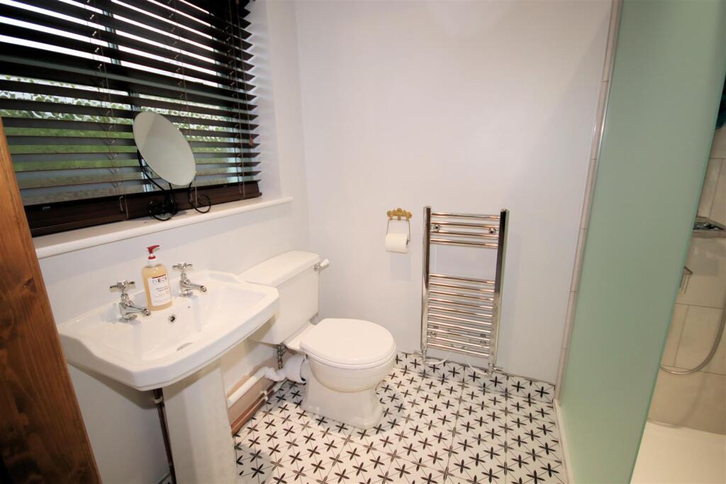 View of En-suite Shower Room to Bedroom 5