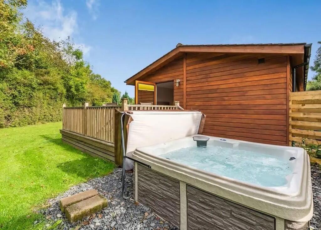 Hot Tub - Optiona...