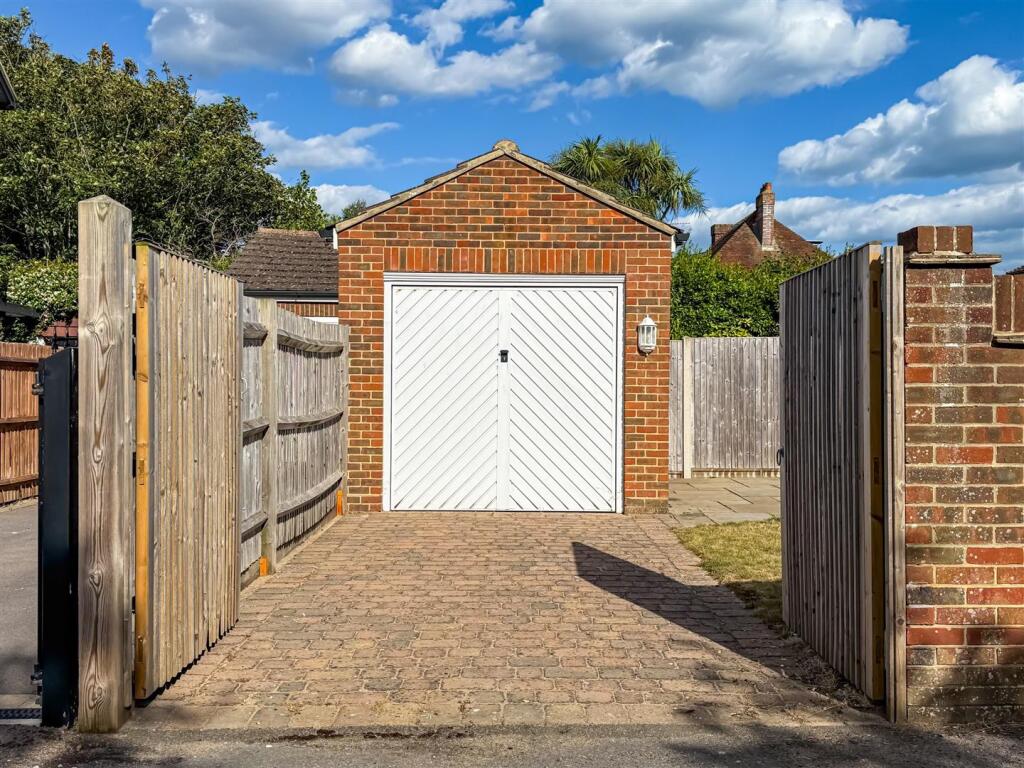 Grove Road 1.jpg