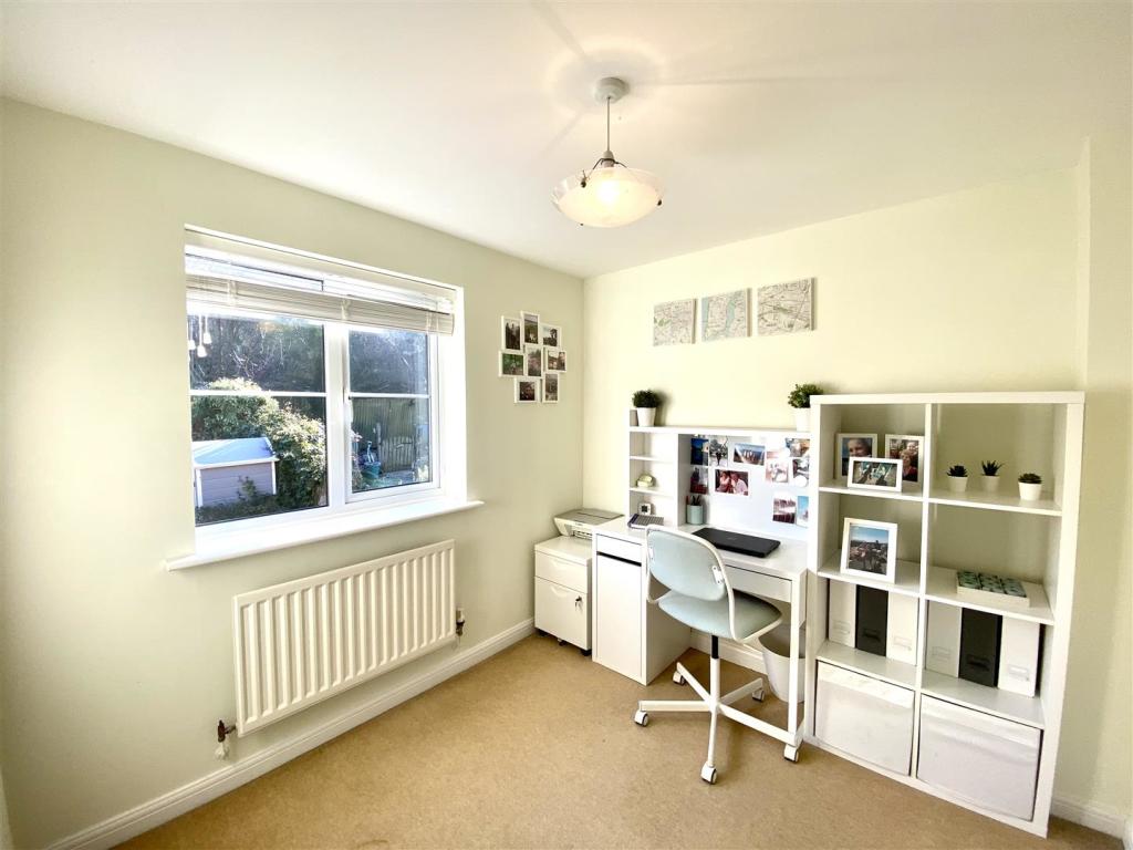 BEDROOM 5