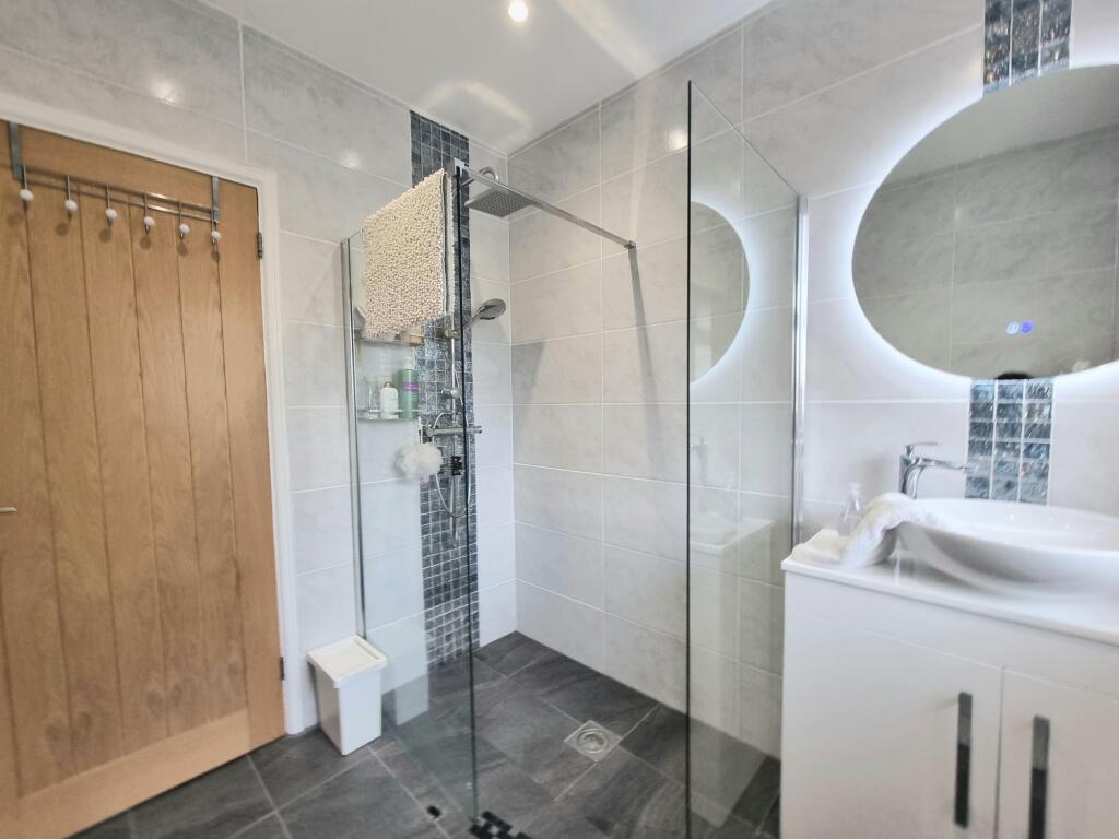 DOWNSTAIRS WET ROOM