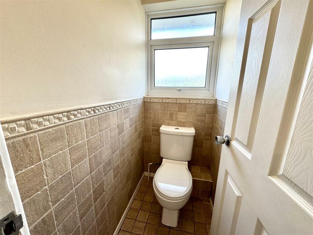 SEPARATE WC