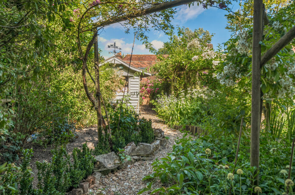 1315072-1-685af5a...