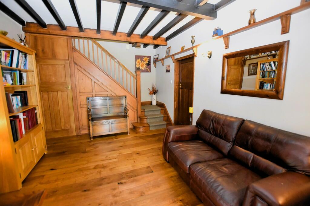 Hall Snug