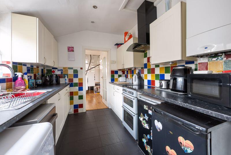 KITCHEN (2)