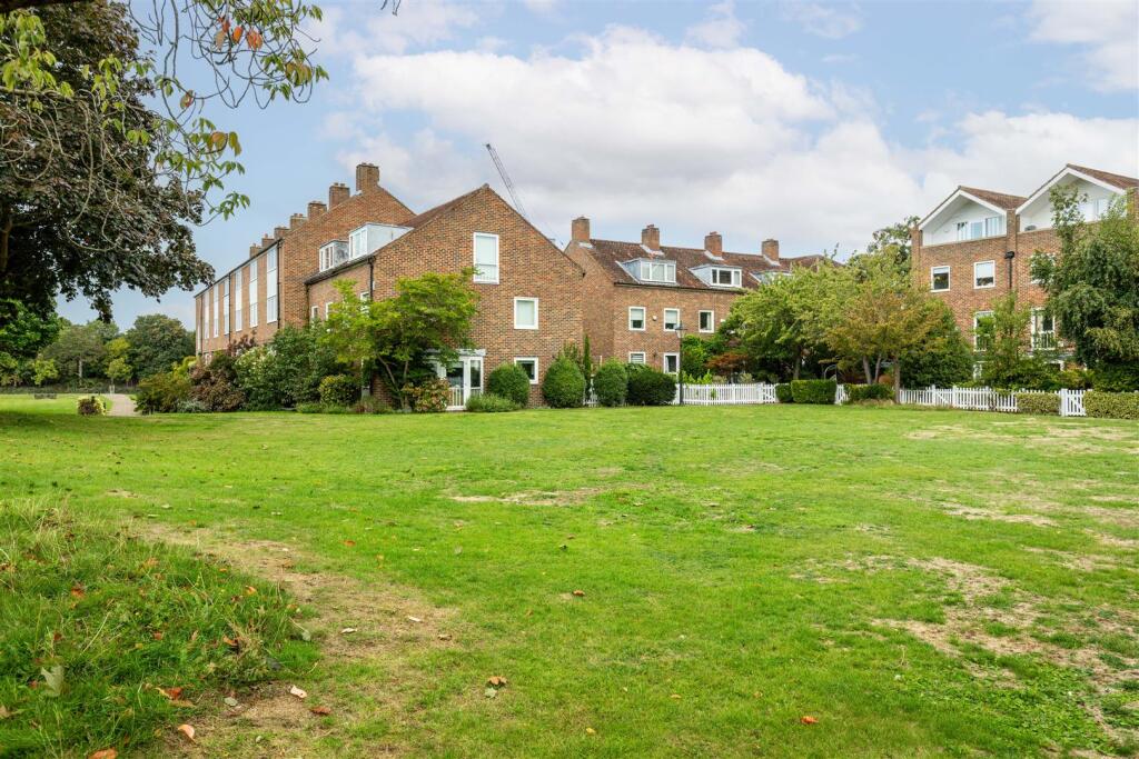 Chiswick Staithe-33.jpg