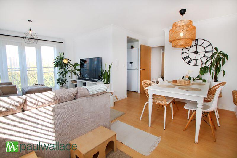 Lounge/Dining