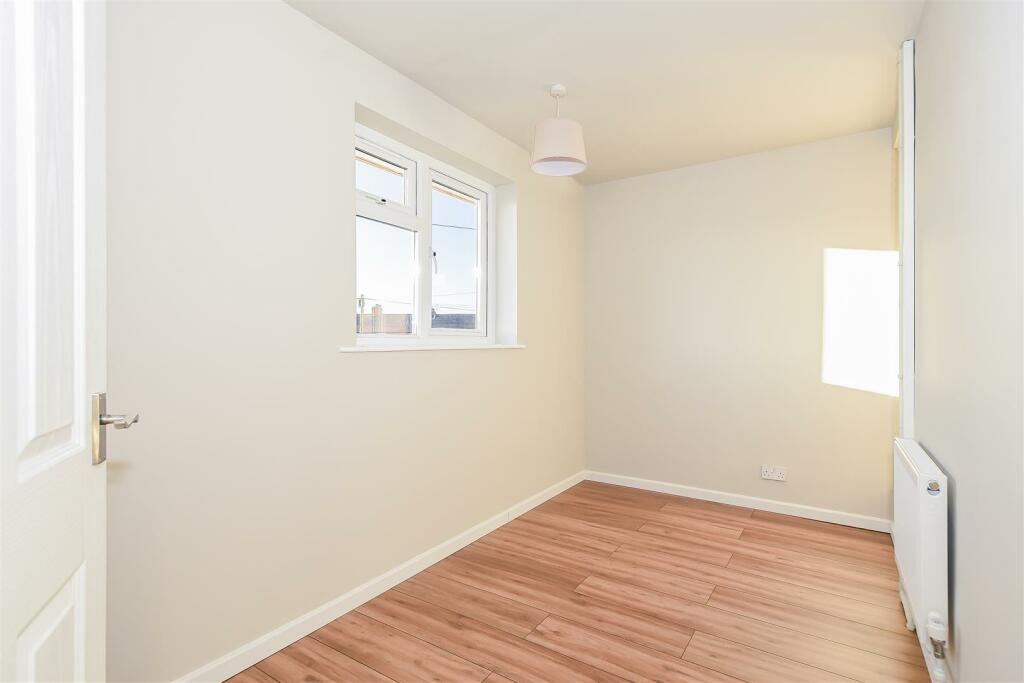 21 Church Close.jpg
