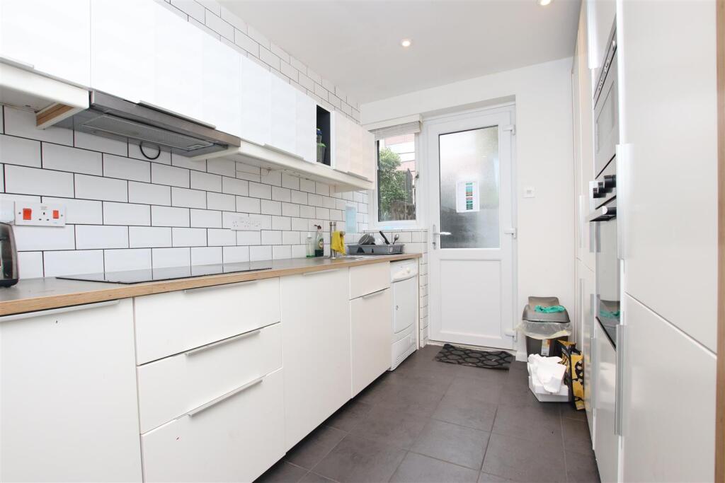 Kitchen.JPG