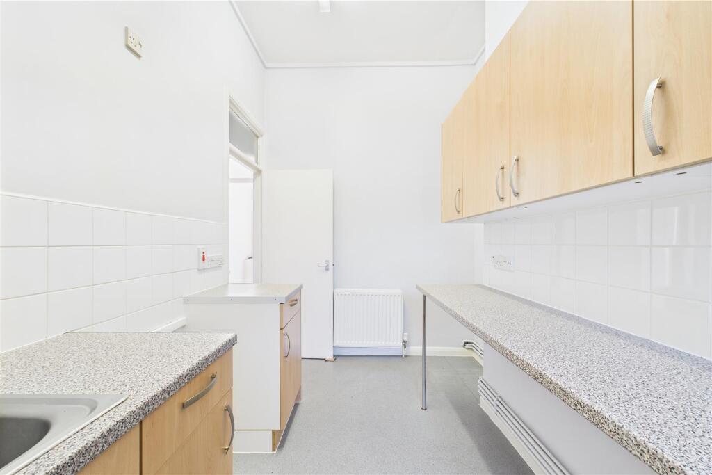 Flat A - kitchen