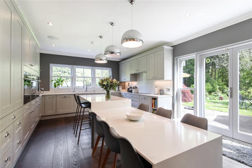 Kitchen/Breakfast Rm