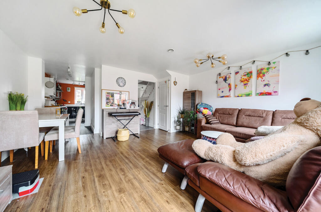 1334576-7-6890bc9...