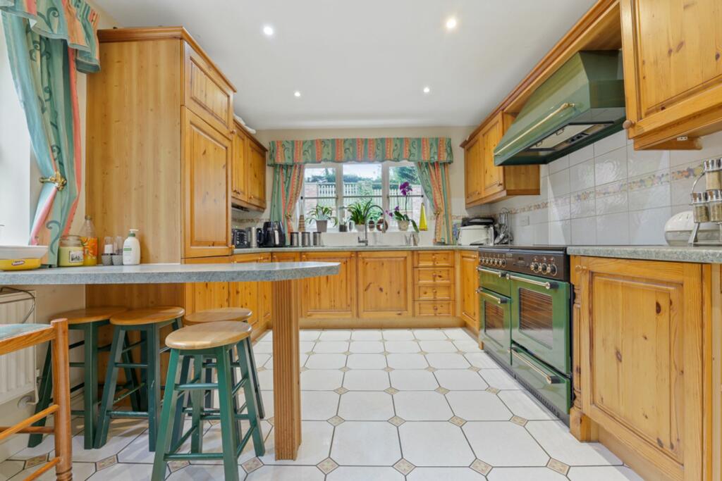 Kitchen / Breakfast Room