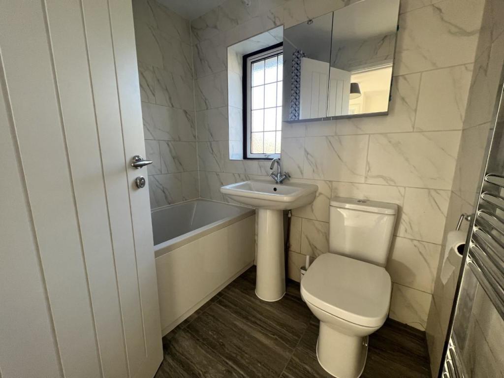 family bathroom.jpg