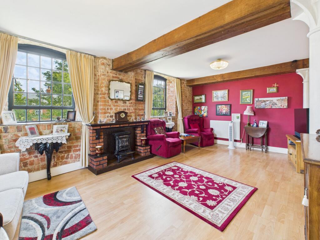 Sitting/Dining Room