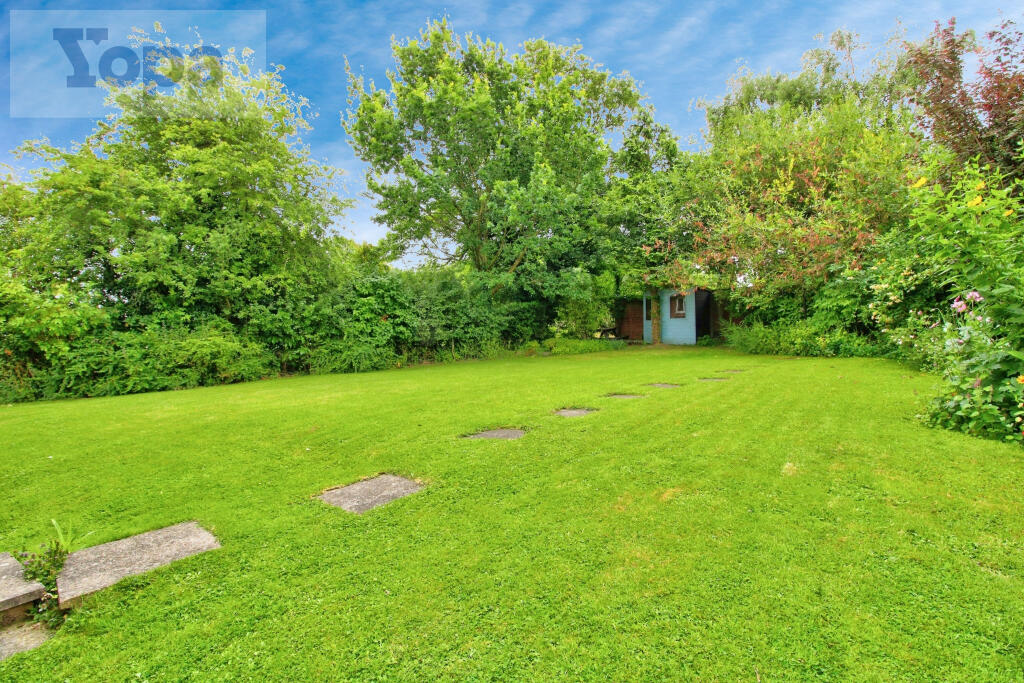 Ef452baf-Garden