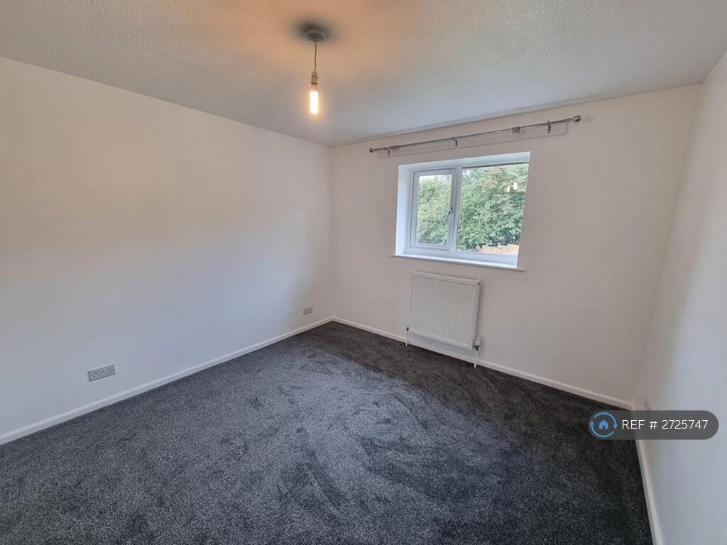 Liza Court, Rugby, CV21