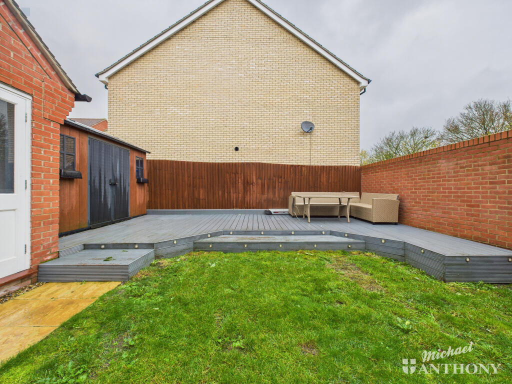 CAM03852G0-PR0472-STILL020