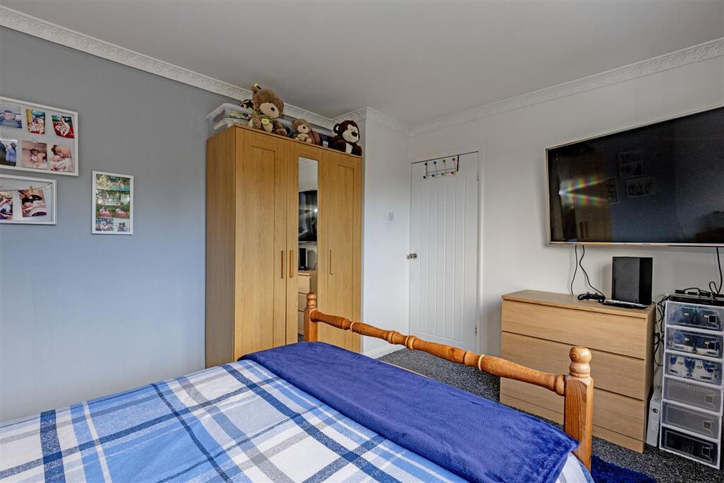 Bedroom 2-2.jpg