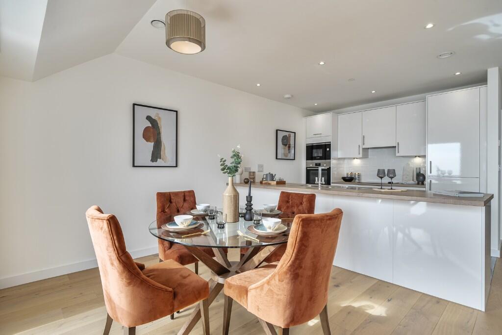Dining/Kitchen Area