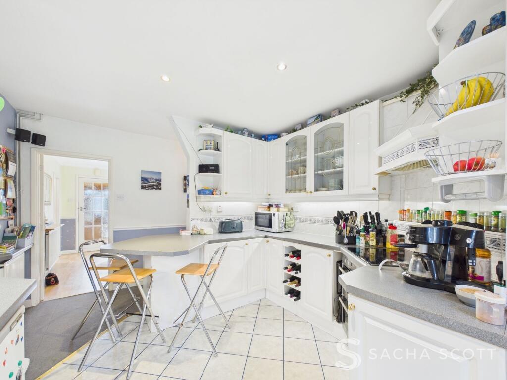 Kitchen / Breakfast Area