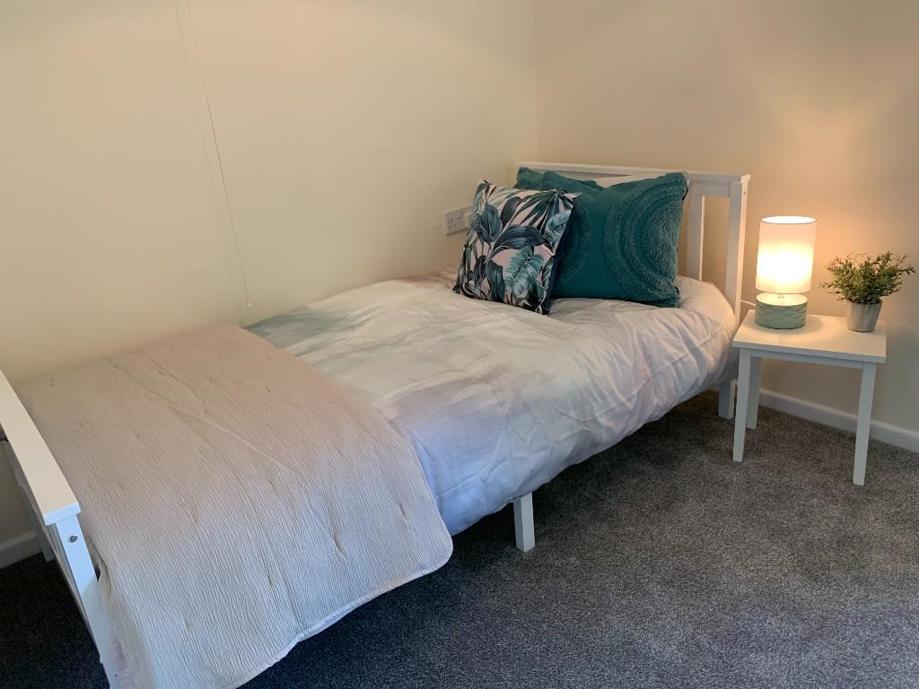 Studio bedroom 