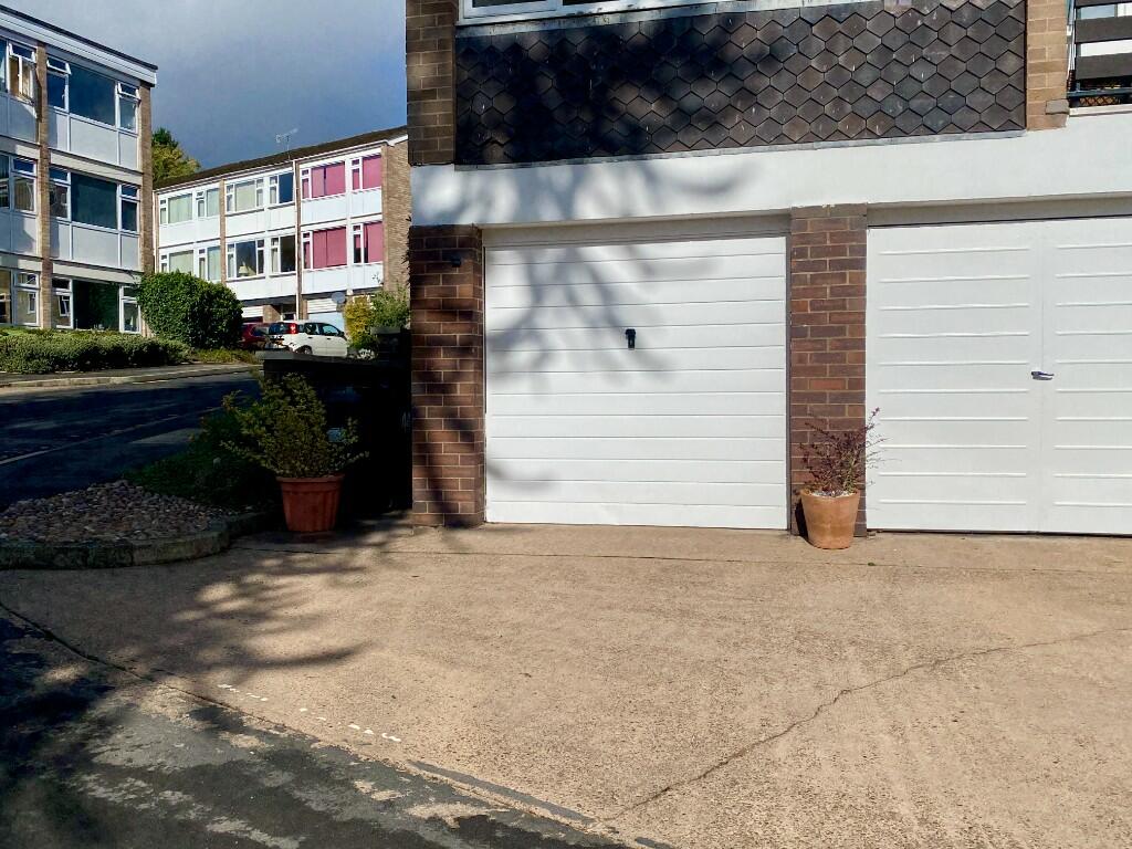 43 Alpine Garage