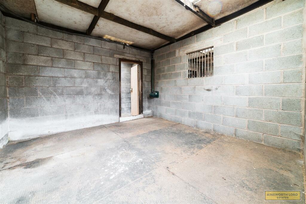 STABLES