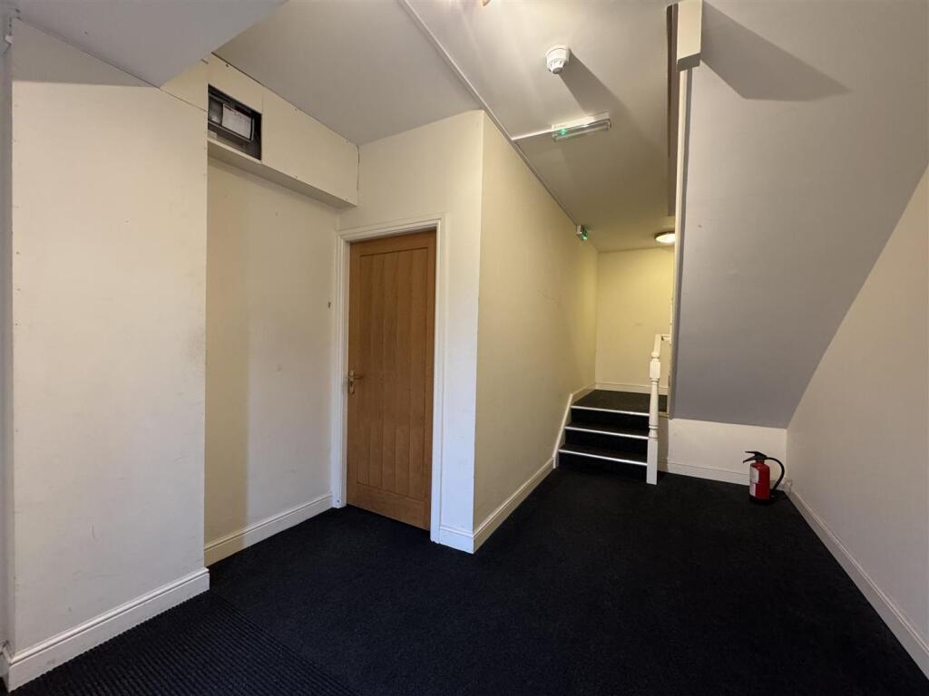 COMMUNAL HALLWAY