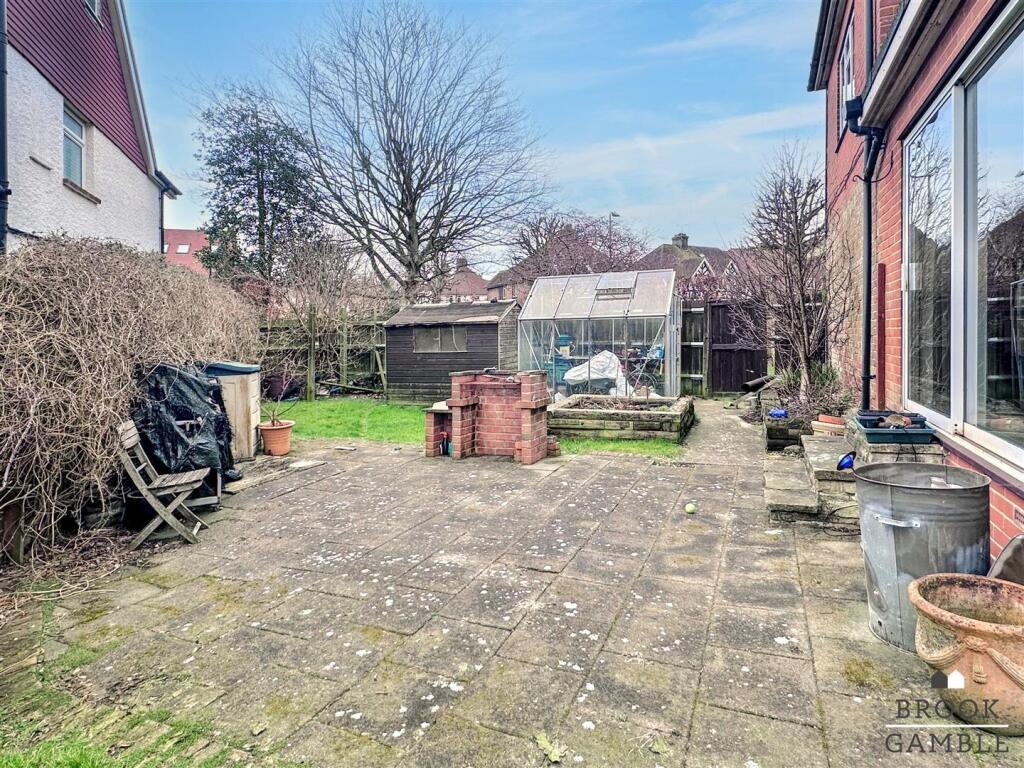 01323 438506