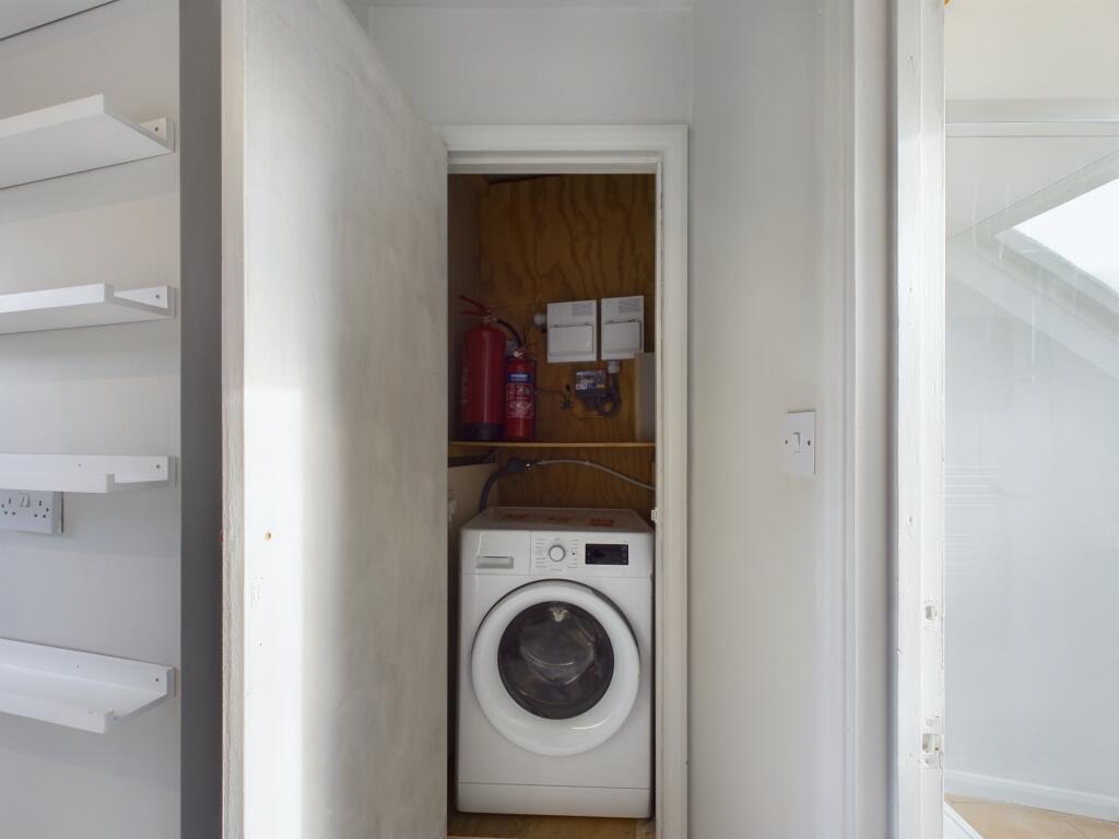 CAM02519G0-PR0065-STILL010