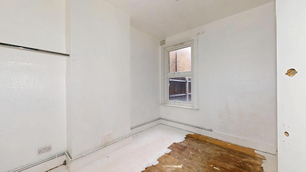 Flat A, 52 Ernald Avenue, East Ham, London, E6 3AL