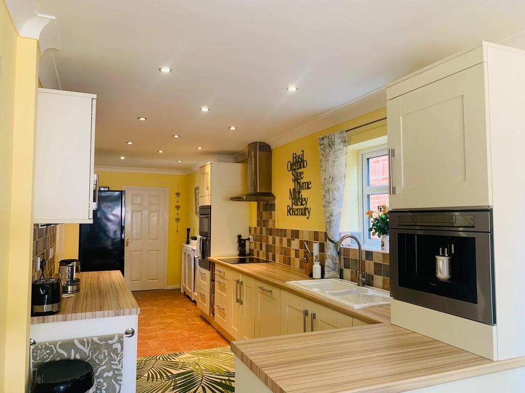 3da0a3be-6408-412...