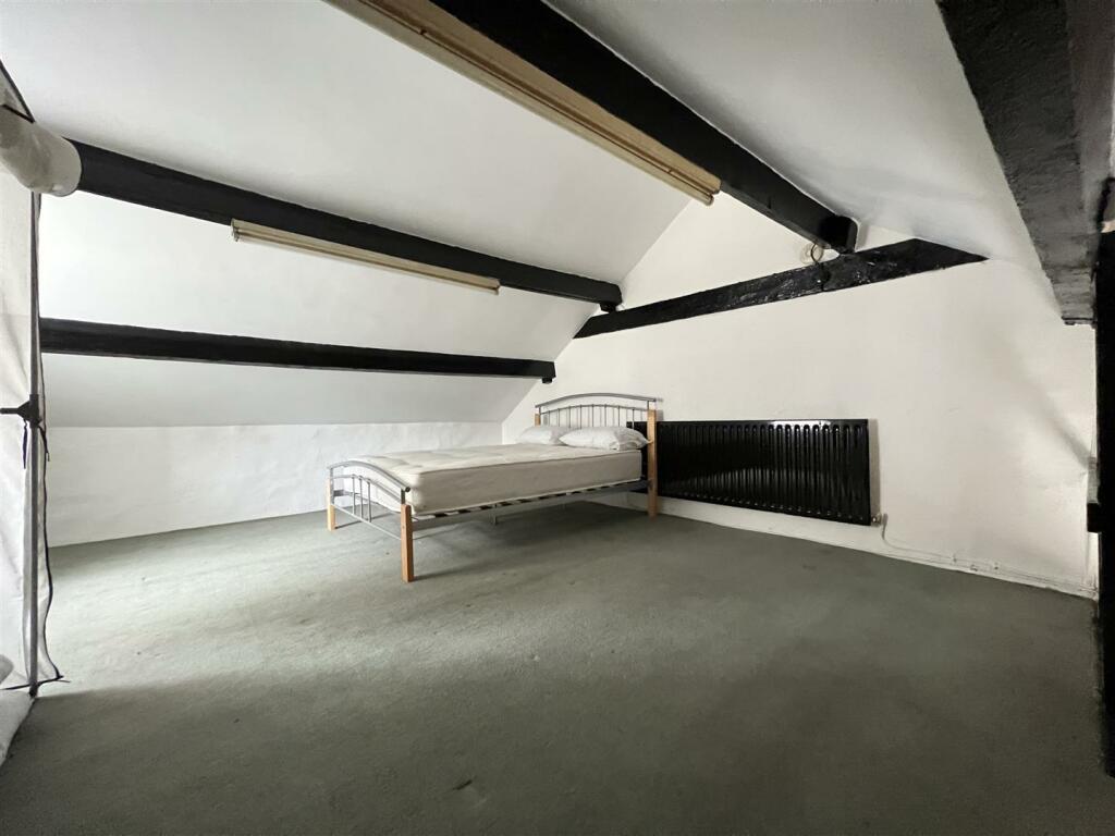 ATTIC ROOM